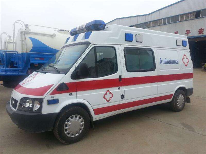 救護(hù)車和醫(yī)療車有什么區(qū)別？救護(hù)車廠家專業(yè)為你解答。01